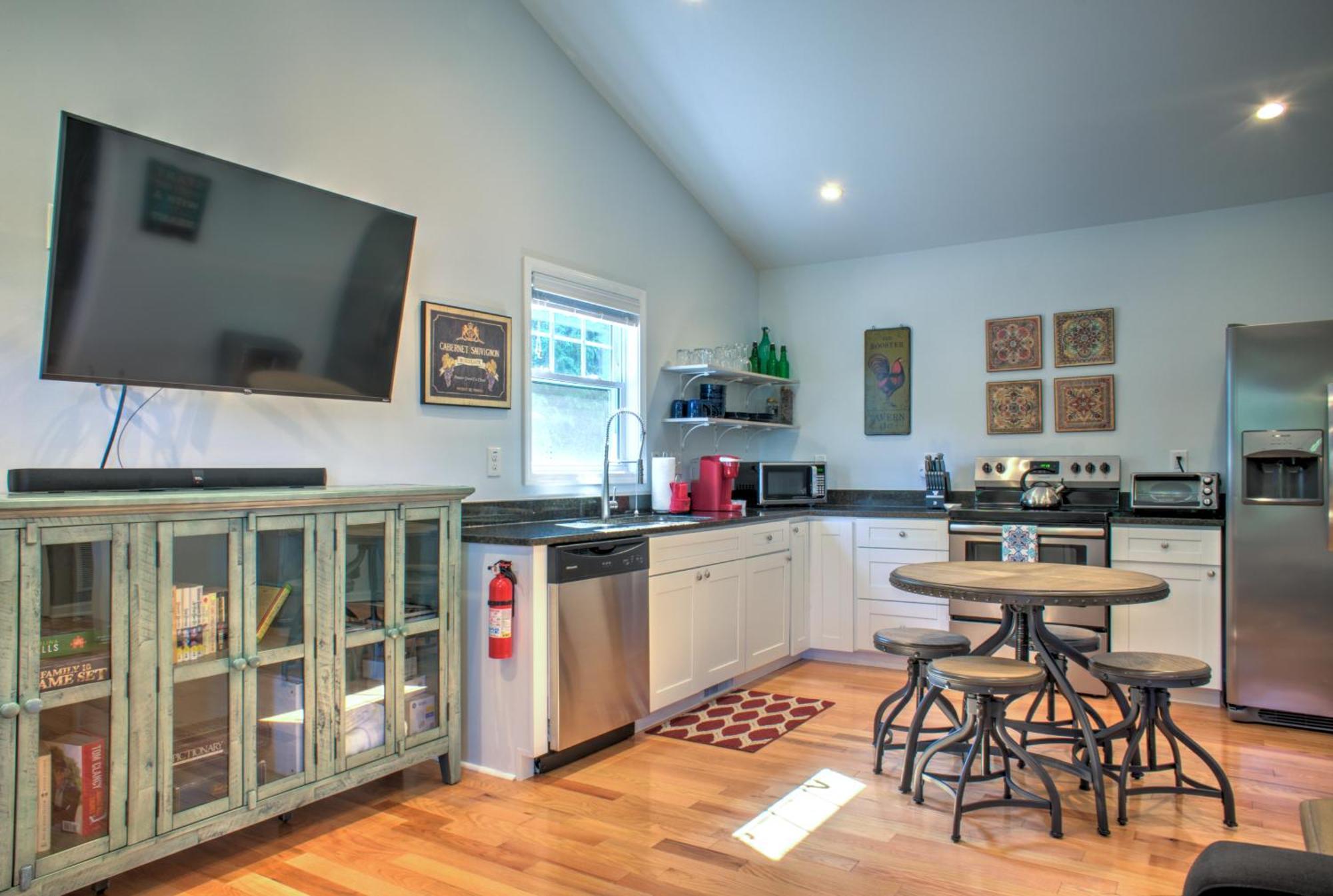 Dogwood Blossom Cottage Ашвил Екстериор снимка